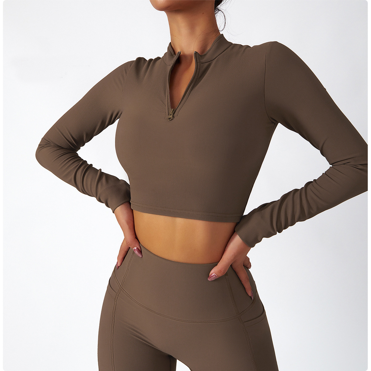 Long-sleeved yoga wear with stand-up collar and zipper